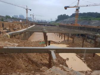 大型交通枢纽工程因暴雨受损