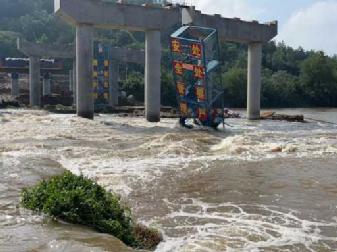国家级高速建设工程因暴雨受损